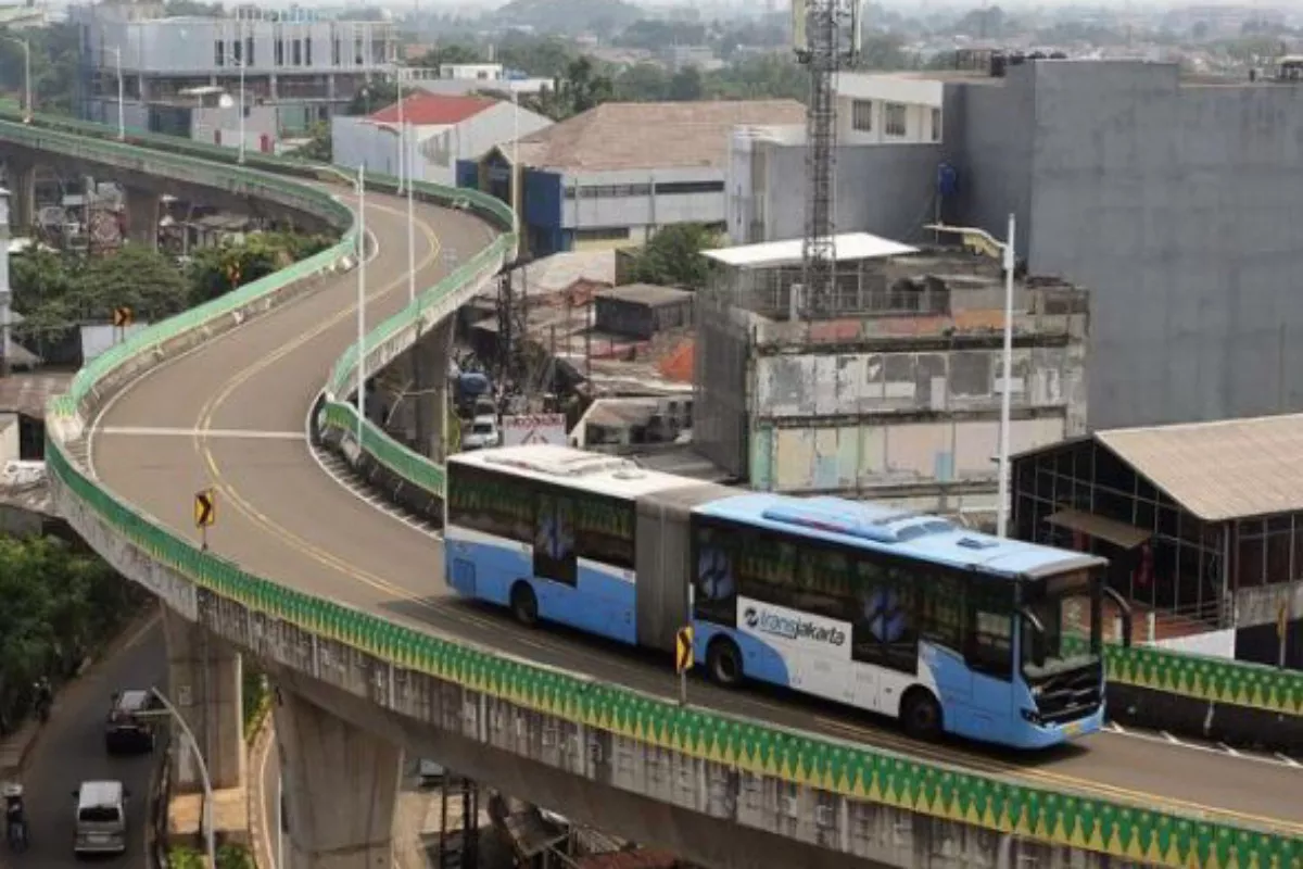 Sensasi Langka! Transjakarta Buka Lari di Jalur Layang Koridor 13