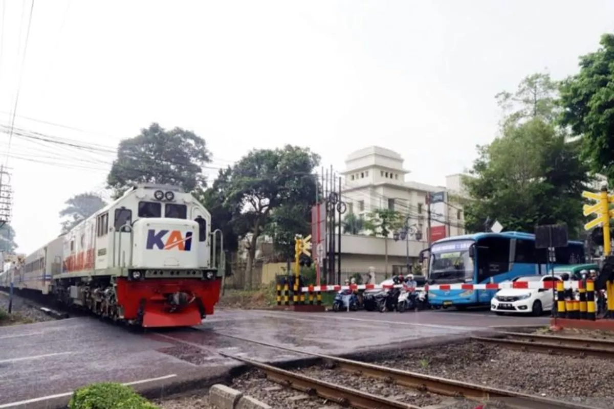 Upaya Tingkatkan Keselamatan: KAI Tutup 119 Perlintasan Sebidang dan Benahi 490 Perlintasan Liar