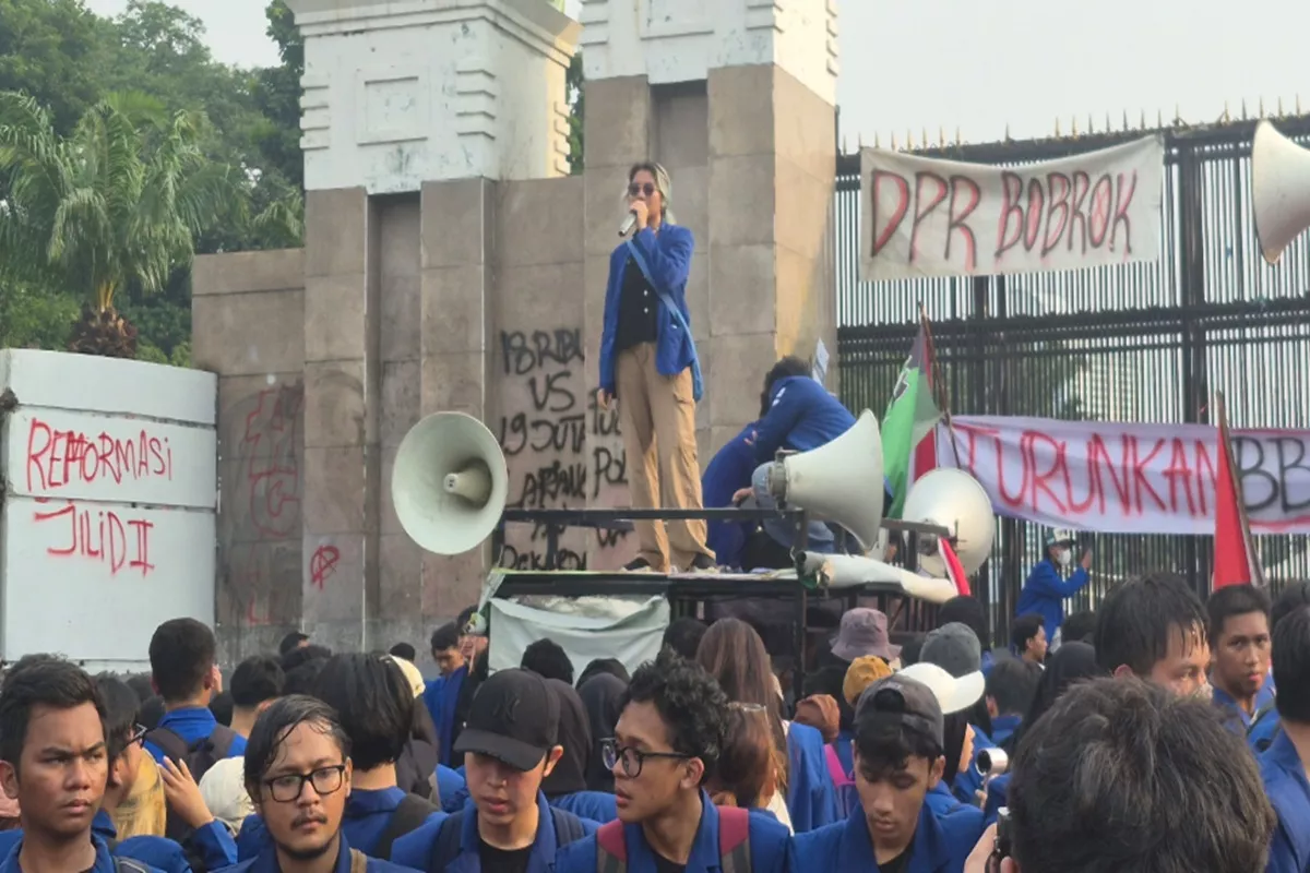 BEM SI Desak Pertamax Turun, Kritik MBG hingga Minta Prabowo Akui Kegagalan