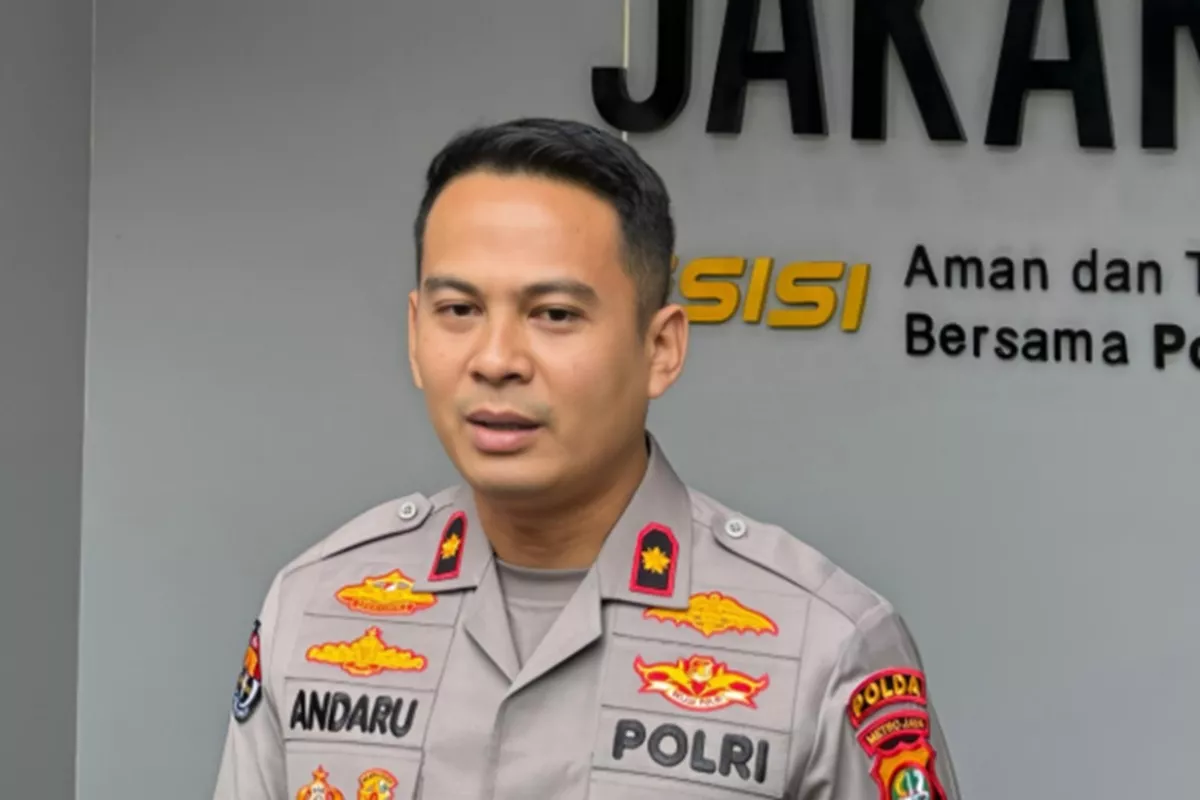 Awkarin dan Vokalis Guyon Waton Tunda Pemeriksaan Kasus Hanania Travel, Kenapa?