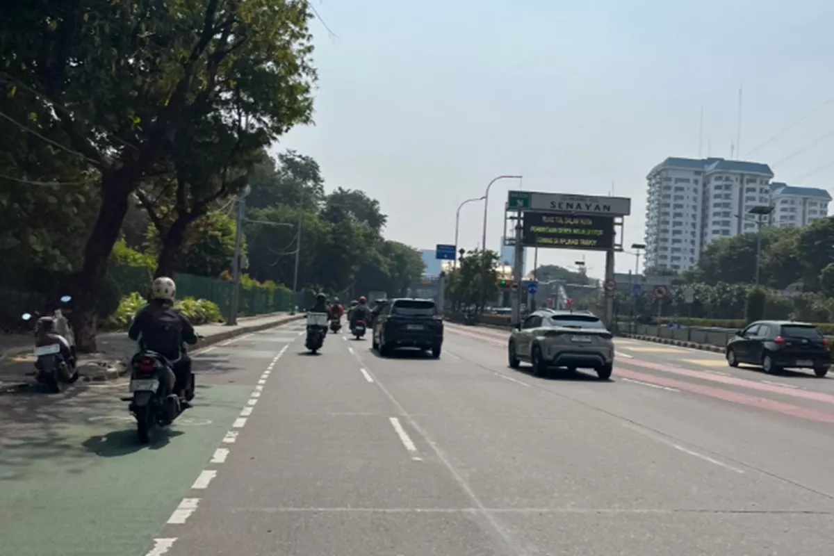 Jelang Demo BEM Trisakti, Lalu Lintas di Sekitar DPR Masih Ramai Lancar
