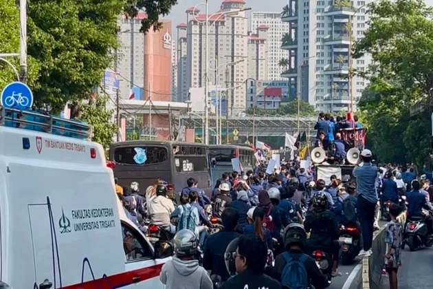 Mahasiswa Trisakti Bergerak ke DPR, Pengendara Diminta Hindari Jalur Kyai Tapa–S Parman