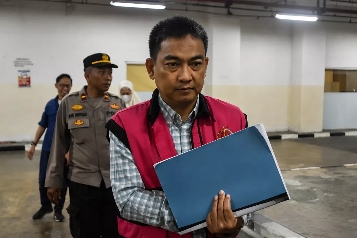 Kasus Korupsi Tambang Nikel: Mantan Ketua Ombudsman Didakwa Terima Rumah dan Uang Suap Rp4,85 Miliar!