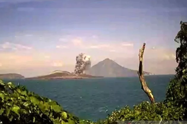 Status Naik! Gunung Anak Krakatau Kini di Level Siaga, Dilarang Mendekat dalam Radius 5 Km
