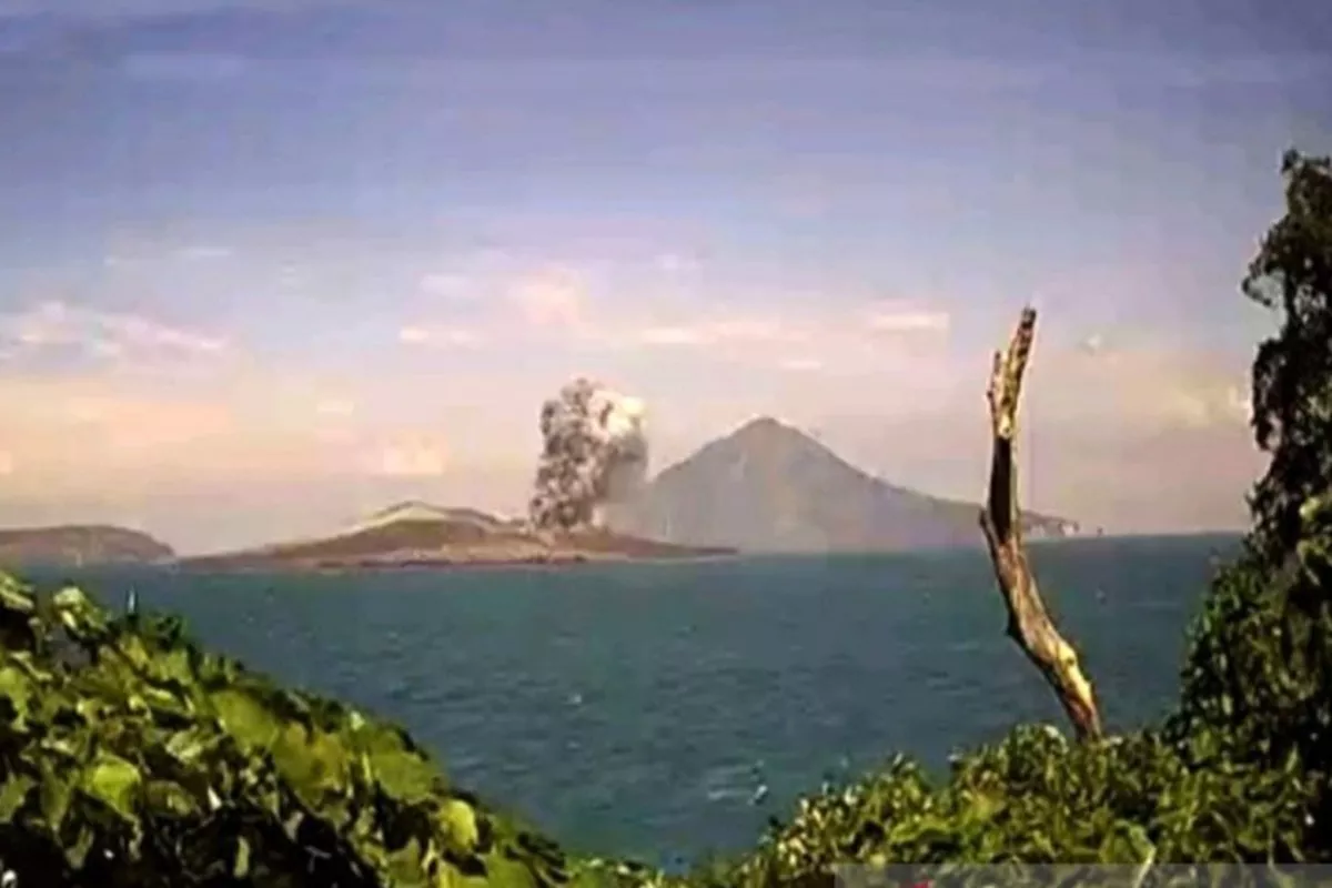 Status Naik! Gunung Anak Krakatau Kini di Level Siaga, Dilarang Mendekat dalam Radius 5 Km