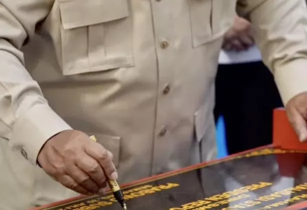 Prabowo Resmikan Revitalisasi Stasiun Semarang Peninggalan Belanda, Langsung Jajal Kereta Nusantara Explorer