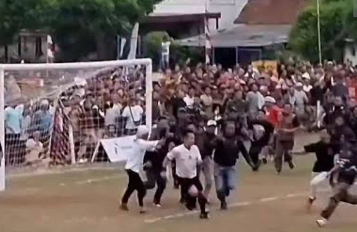 Laga Tarkam Purbalingga Ricuh, Wasit Dikeroyok Suporter hingga Dilarikan ke RS