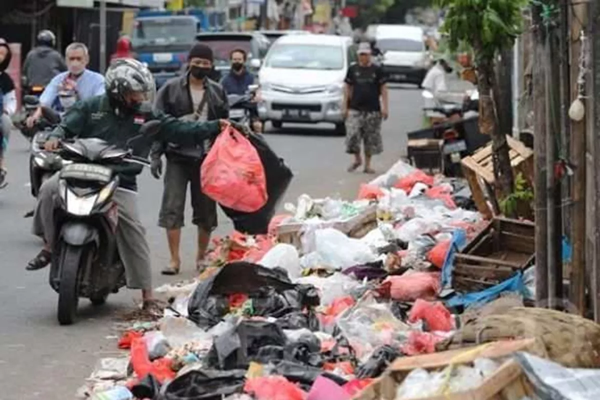 Biar Kapok dan Malu! Gubernur DKI Ancam Umumkan Identitas Pelaku Pembuang Sampah Ilegal ke Publik