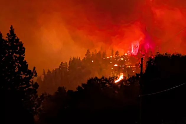 Kebakaran Hutan di Kanada Kian Meluas! 20.000 Warga Dievakuasi, Rumah-rumah Ludes Dilalap Api