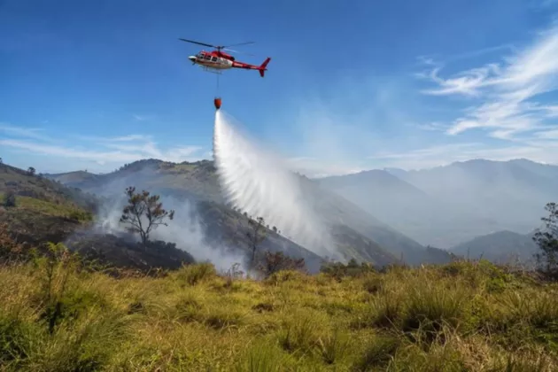 Bromo Membara! 3 Helikopter Dikerahkan, Kawasan TNBTS Resmi Ditutup Total!