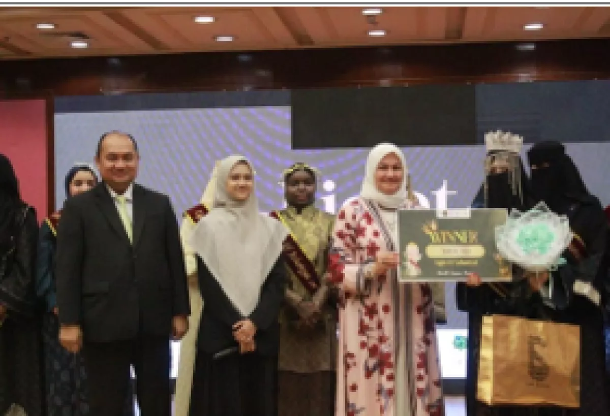Mahasiswi Indonesia Siti Maryam Raih Gelar Miss Azhar 2026 di Mesir