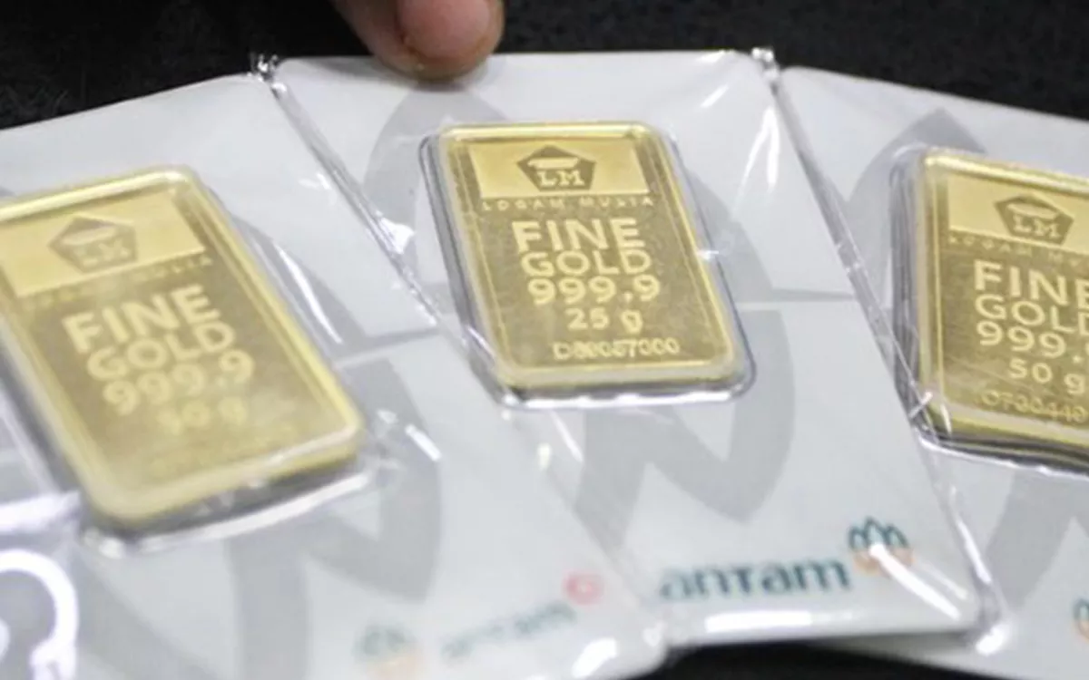 Anjlok! Harga Emas Antam Hari Ini Turun Rp30.000, Cek Rinciannya