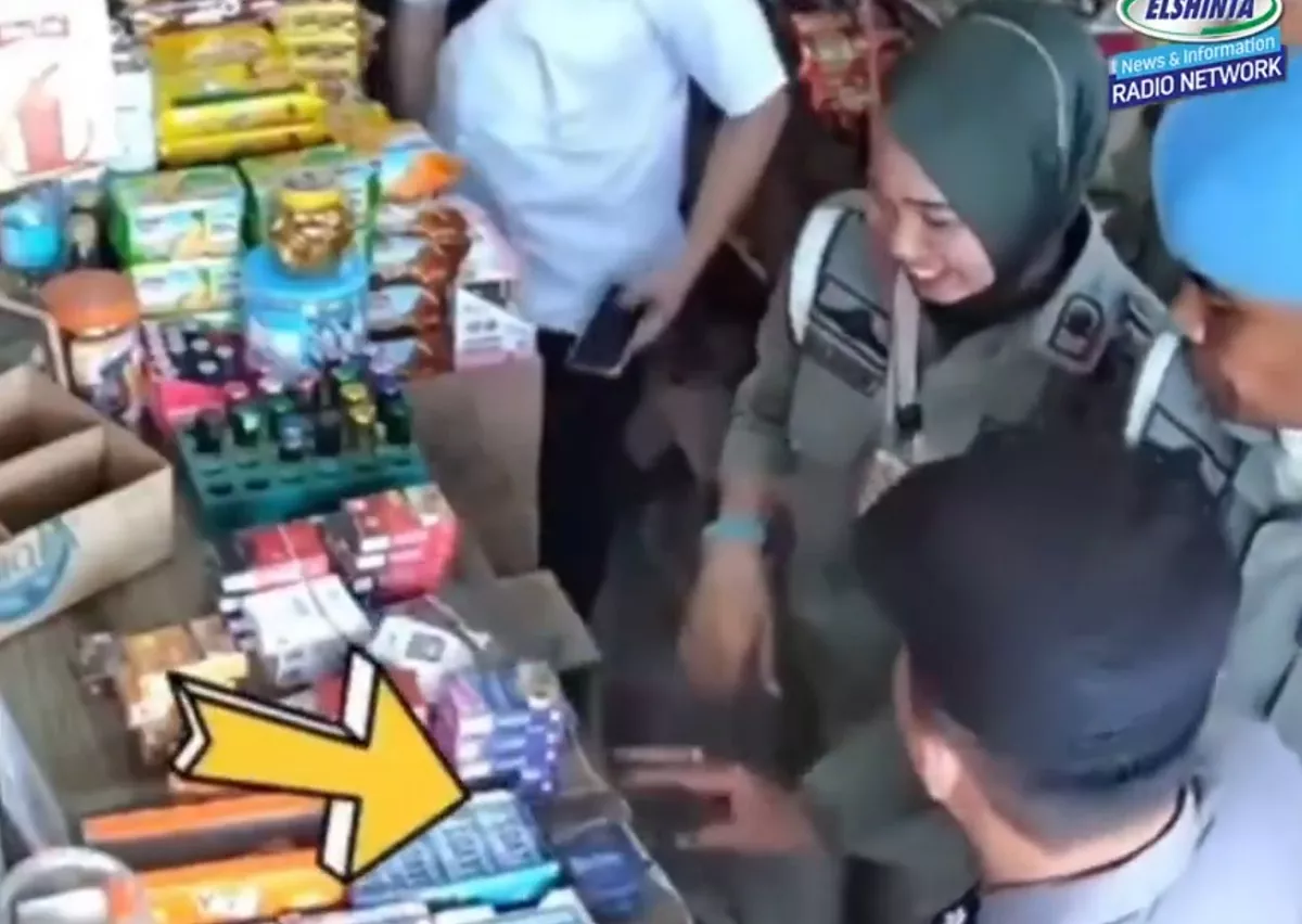 Viral! Aksi Oknum Petugas Diduga Masukkan Rokok ke Saku Saat Razia