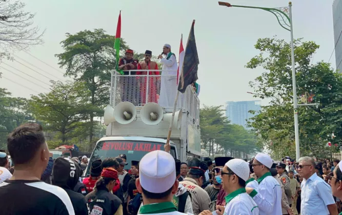 Kantor Orang Tua Digruduk Massa, Polemik Challenge Hafalan Al-Qur'an Berhadiah Miras Memanas