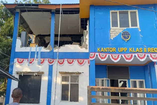 Pelabuhan hingga Bandara Terdampak Gempa NTT, Begini Kondisinya