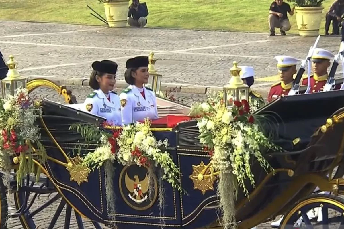Kirab Merah Putih HUT ke-81 RI: Kereta Garuda Prabayaksa Bawa Bendera Pusaka dan Teks Proklamasi ke Istana