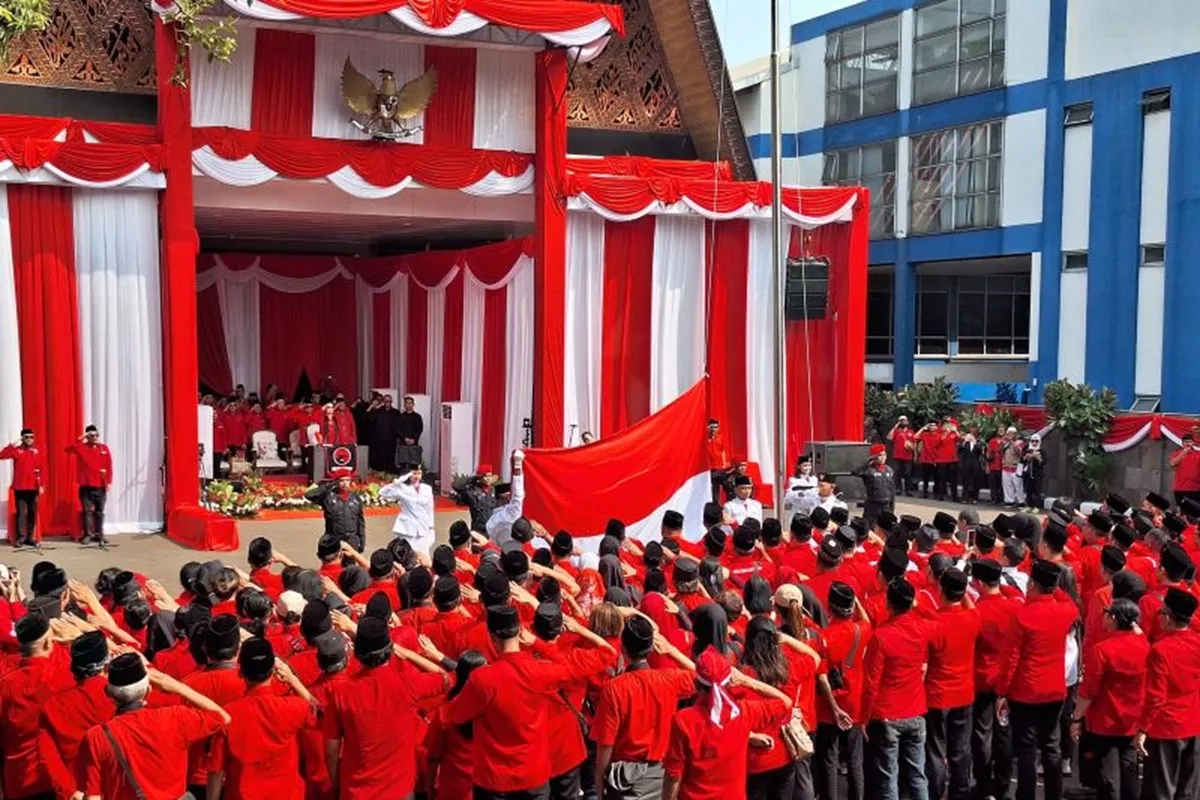 Tak Hadir di Istana Merdeka, Megawati Pimpin Upacara HUT Ke-81 RI di Lenteng Agung