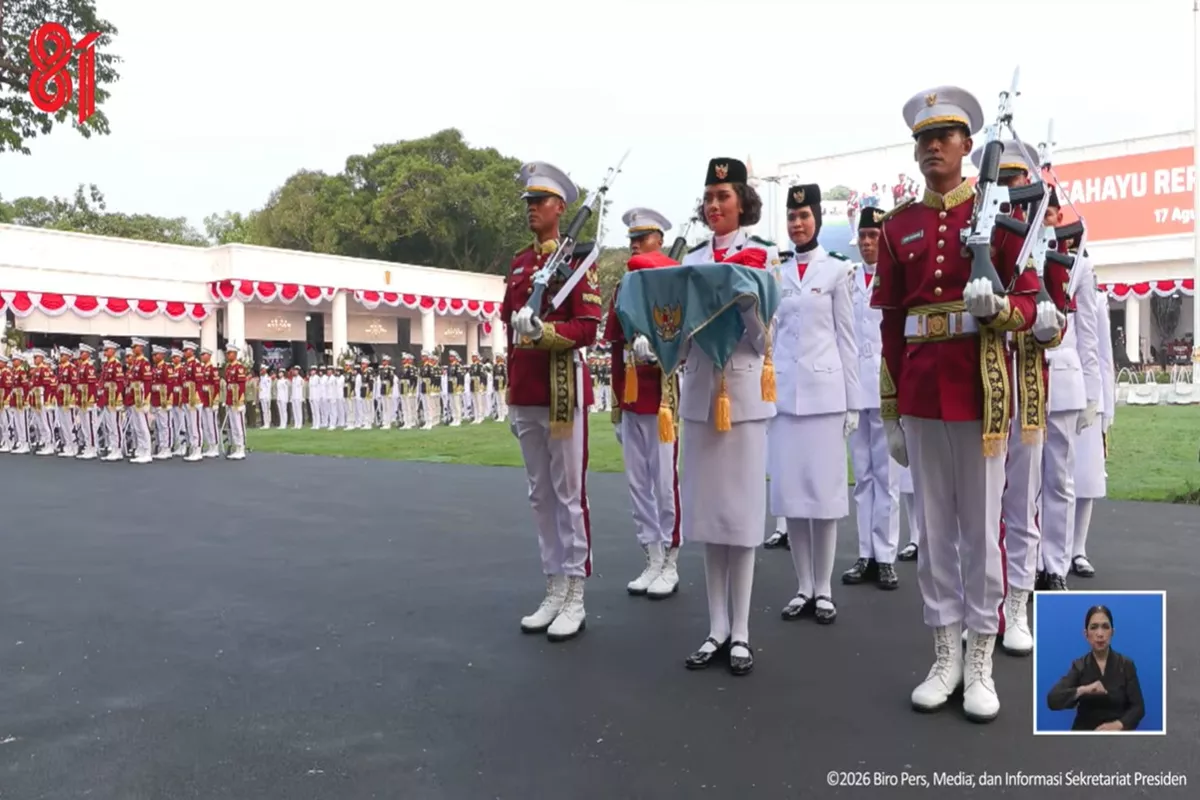 Tangis Haru Prabowo dan Misi Sempurna Paskibraka 'Indonesia Adil Makmur' di Penurunan Bendera HUT Ke-81 RI