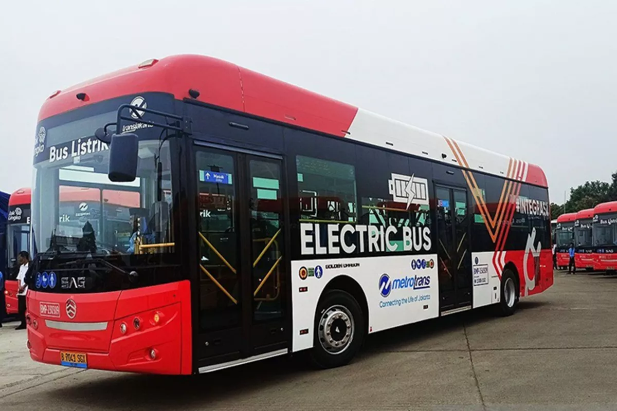 10 Ribu Bus Elektrik Ditargetkan Mengaspal di Jakarta pada 2030, Pramono Ungkap Strateginya
