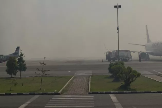 Bandara Nabire Batalkan 2 Penerbangan,  Jarak Pandang di Bawah 70 Meter Gegara Asap Karhutla