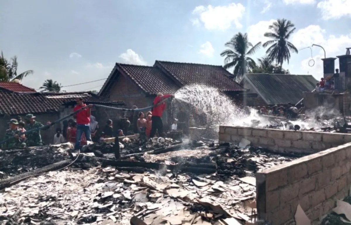 Total 120 Rumah Adat Sade Lombok Ludes Terbakar, Warga Kehilangan Harta Benda dalam Semalam