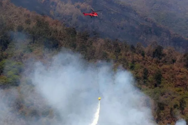 Penanganan Karhutla Gunung Arjuno-Welirang: 8.000 Liter Air Diguyurkan via Operasi Water Bombing