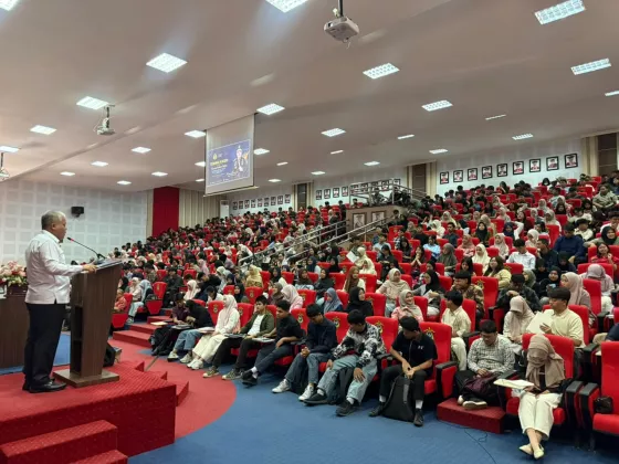 Kuliah Umum di Unhas, Kabadiklat Kejaksaan Kenalkan Konsep “Trisula Hukum Digital”