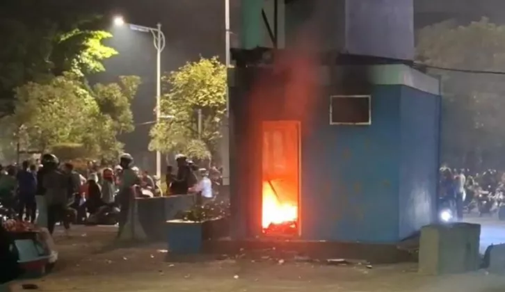 Polda Metro Sebut Perusuh di Senayan Bukan Massa Aksi, Sempat Bakar dan Rusak Pagar DPR