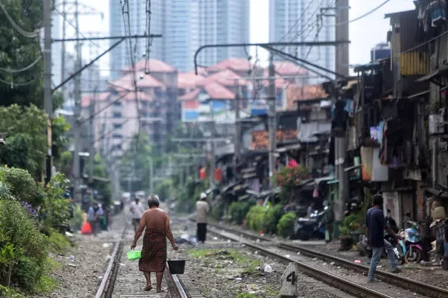 Pemerintah Targetkan Kemiskinan Turun ke 6,5 Persen pada 2027, Realistis?