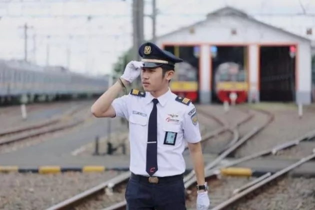 Siapkan CV Gaes: PT KAI Buka Lowongan Kerja, Ada Posisi untuk Lulusan SMA hingga S1!