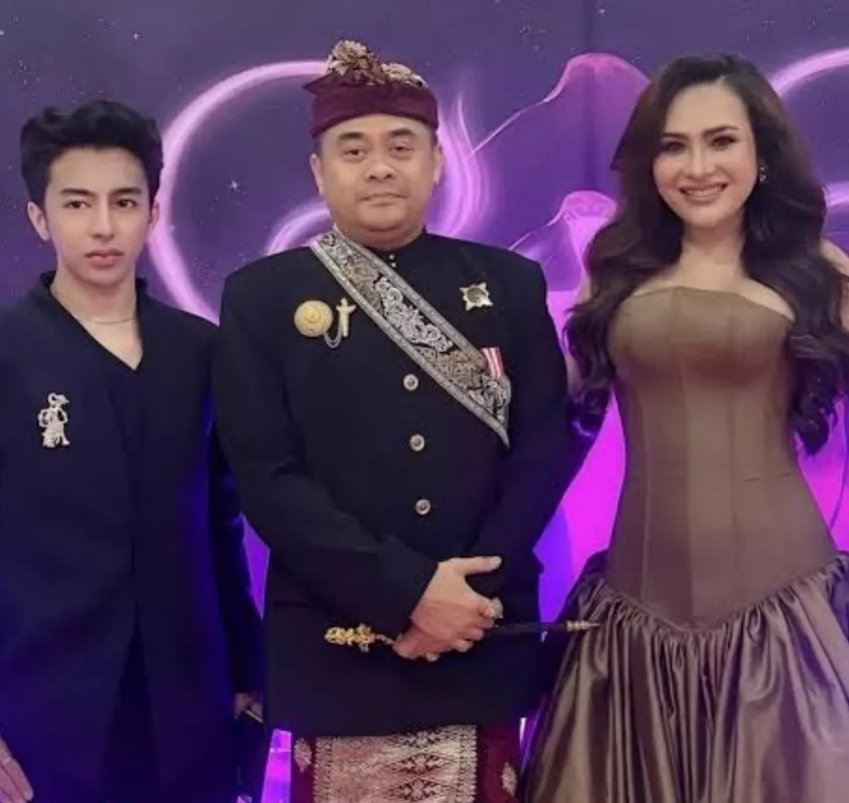 TNI Dalami Sosok Prajurit yang Dampingi Arya Wedakarna di Acara LGBT Thailand