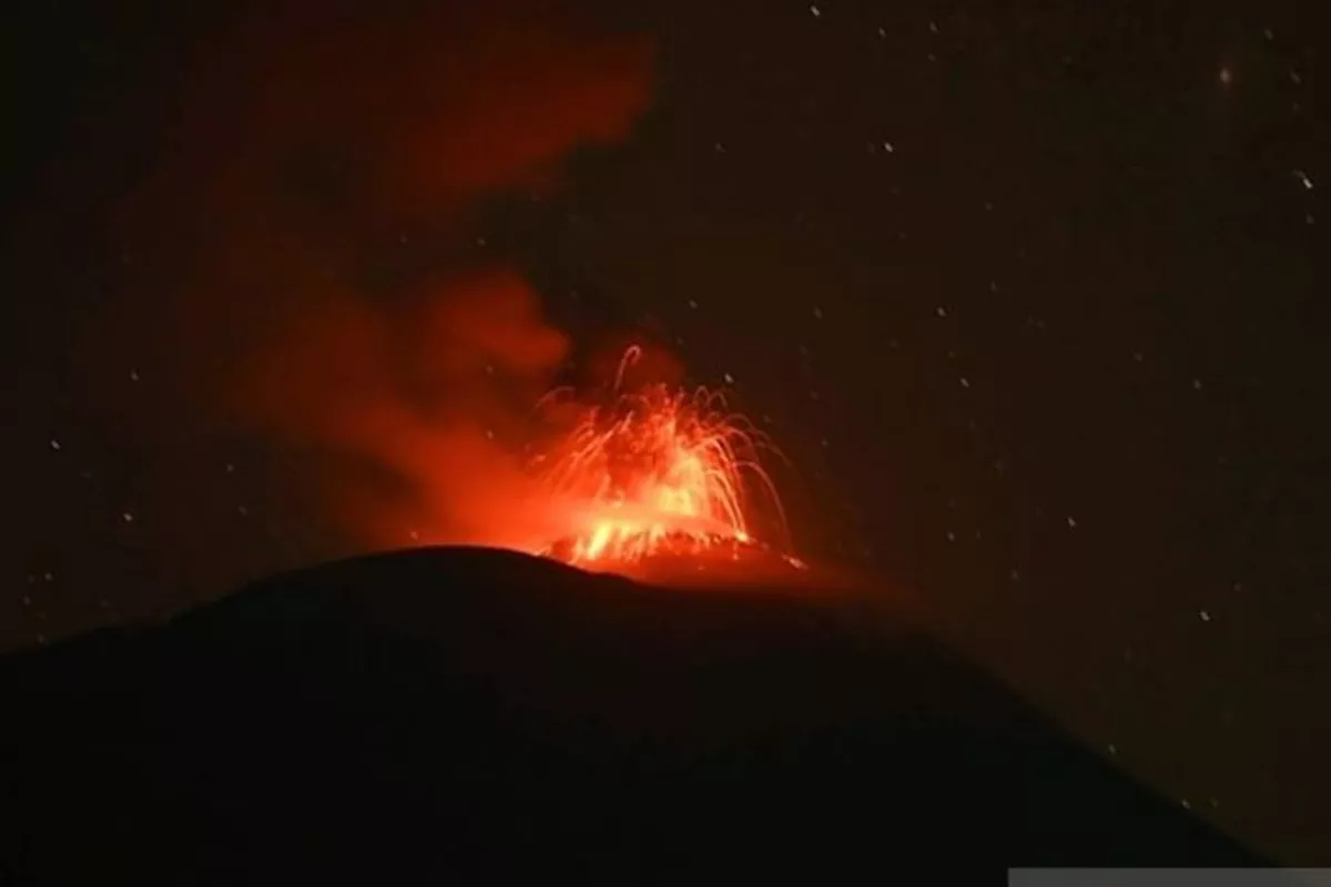 Dua Kali Erupsi dalam 34 Menit, Gunung Ile Lewotolok Semburkan Kolom Abu 600 Meter