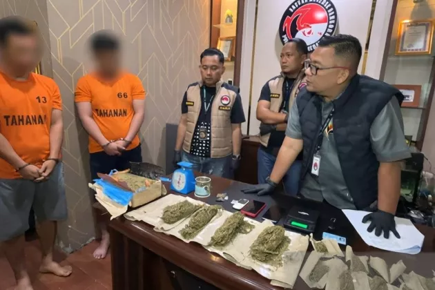 Ini Modus Transaksi Ganja dari Kamar Kos di Medan: Paket Dilempar ke Pembeli