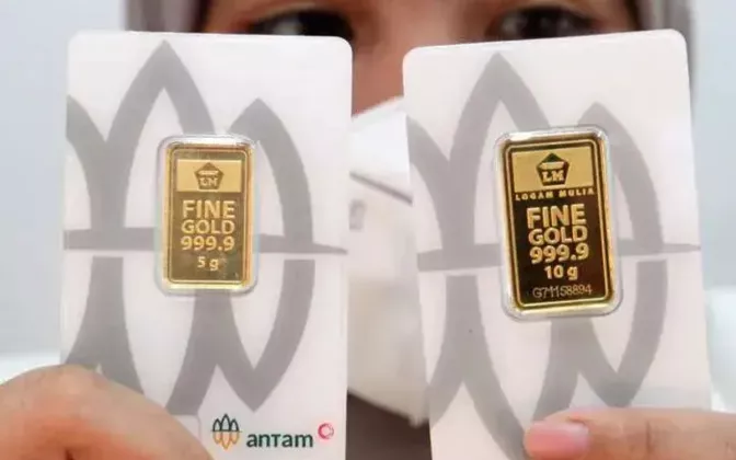 Emas Antam Anjlok Rp10.000 per Gram, Simak Daftar Harga Terbarunya di Sini