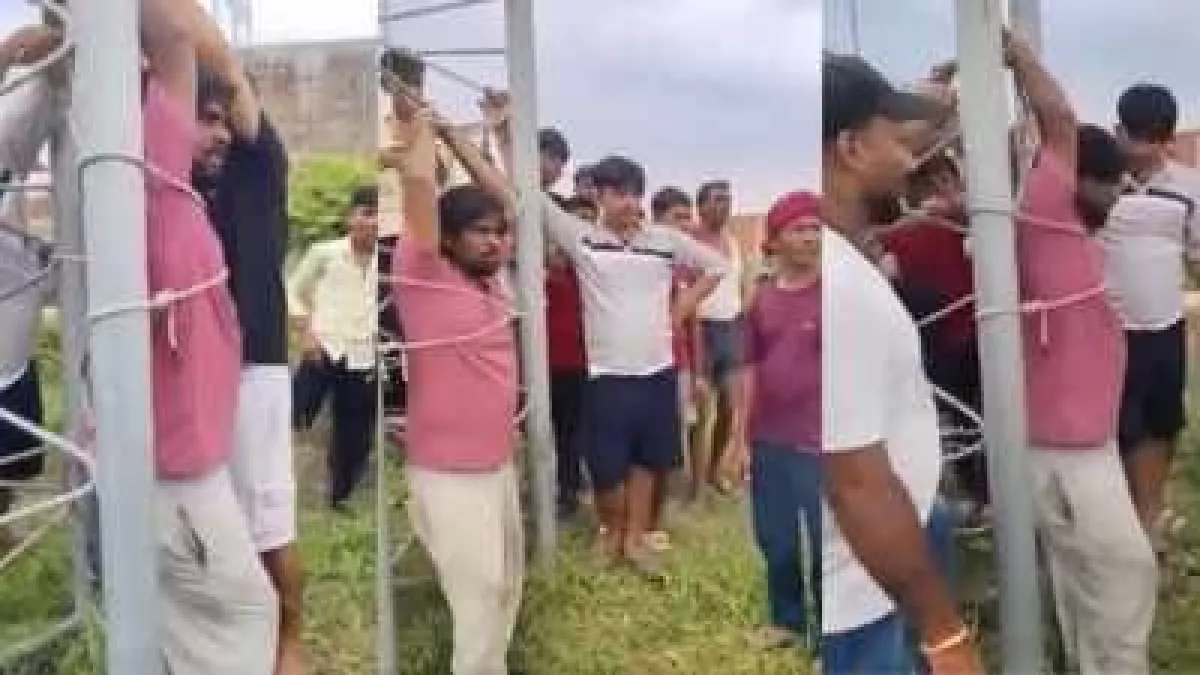 Kesal Internet Lemot, Warga Ikat Tehnisi di Tiang Menara