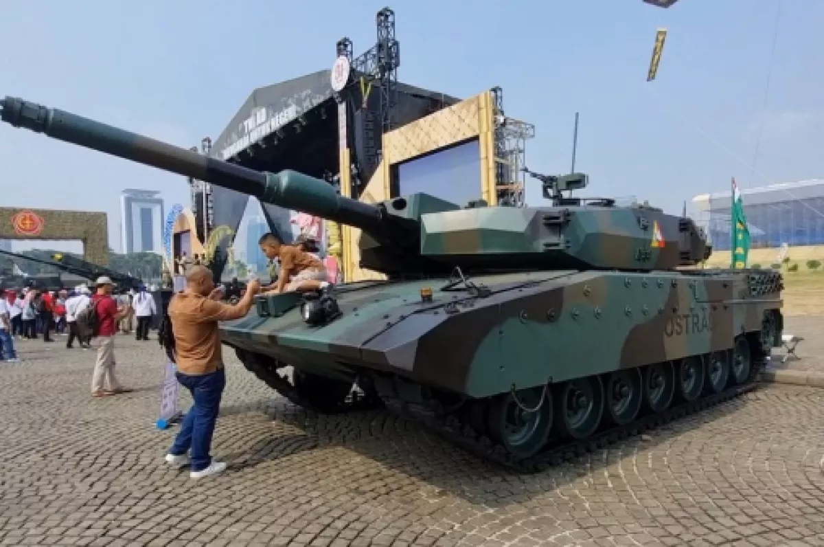 TNI AD Pamer 85 Alutsista di Monas, Tank Leopard Jadi Magnet