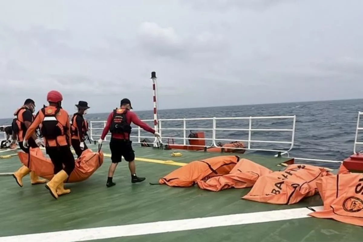Operasi SAR Hari ke-13 KM Virgo Transport 8, Tim SAR Temukan 10 Jasad Korban