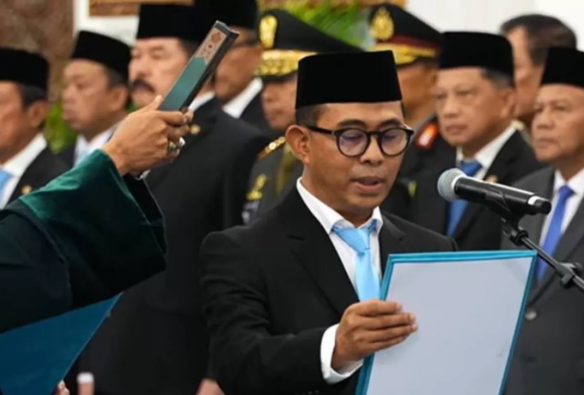 Prabowo Lantik Nuzran Joher sebagai Ketua Ombudsman RI