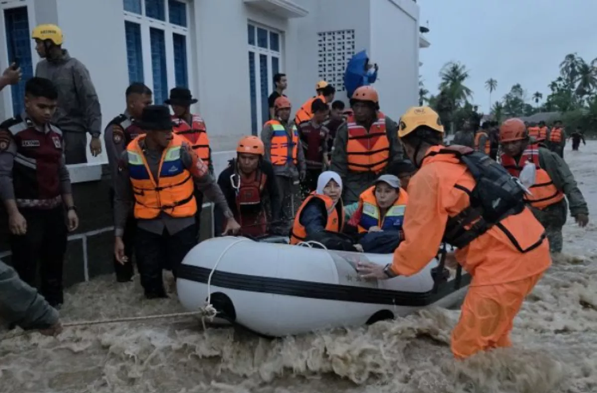 Banjir Rendam Dua Wilayah di Padang, Lebih dari 50 Warga Dievakuasi Tim SAR