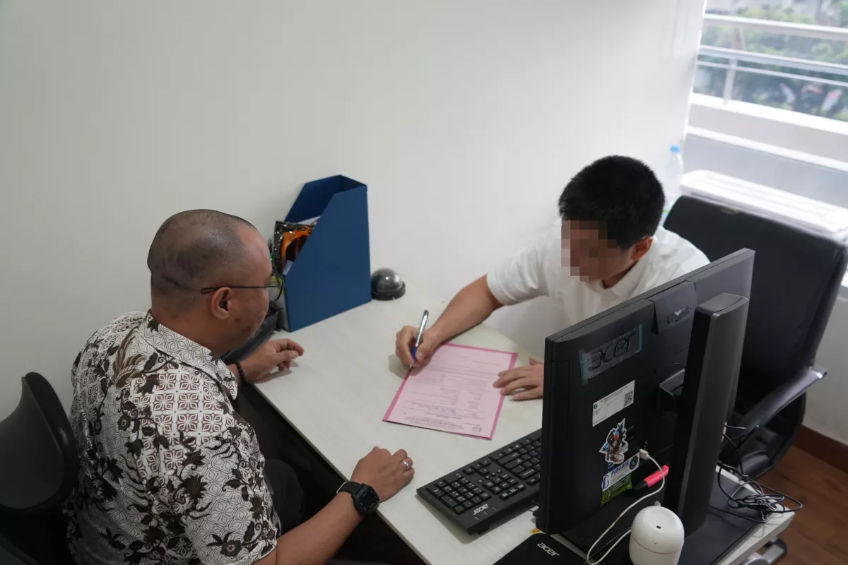 Kejagung Serahkan 5 Tersangka Korupsi Motor Listrik BGN, Kerugian Negara Rp863 Miliar