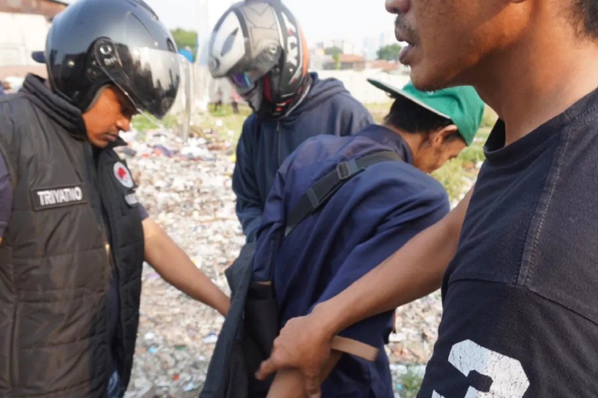 Kampung Boncos Disisir 116 Personel Gabungan, 4 Pria Diamankan dan Alat Isap Sabu Disita