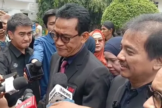 Refly Harun Tantang Jokowi Datang ke Sidang Roy Suryo