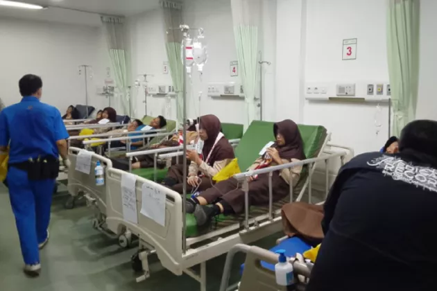 Puluhan Siswa SMPN 2 Cisarua Dilarikan ke Rumah Sakit Diduga Keracunan Usai Santap MBG