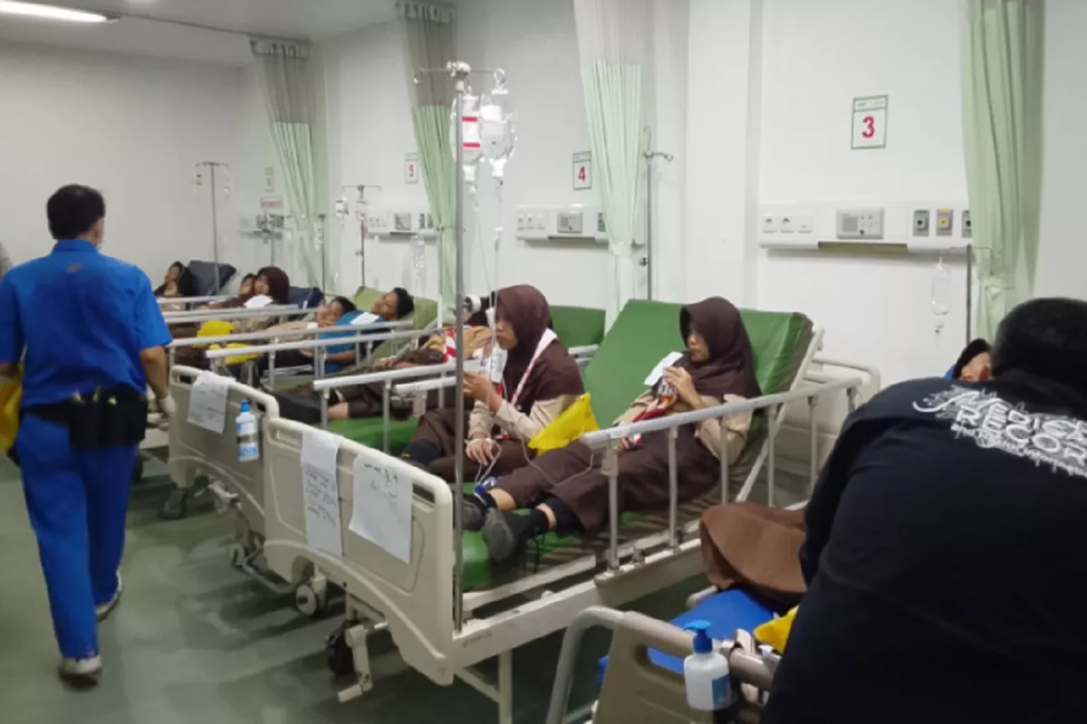 Puluhan Siswa SMPN 2 Cisarua Dilarikan ke Rumah Sakit Diduga Keracunan Usai Santap MBG
