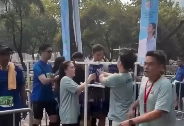Viral Pelari Diduga Gagal COT Ngotot Ambil Medali di Jakarta Running Festival 2026