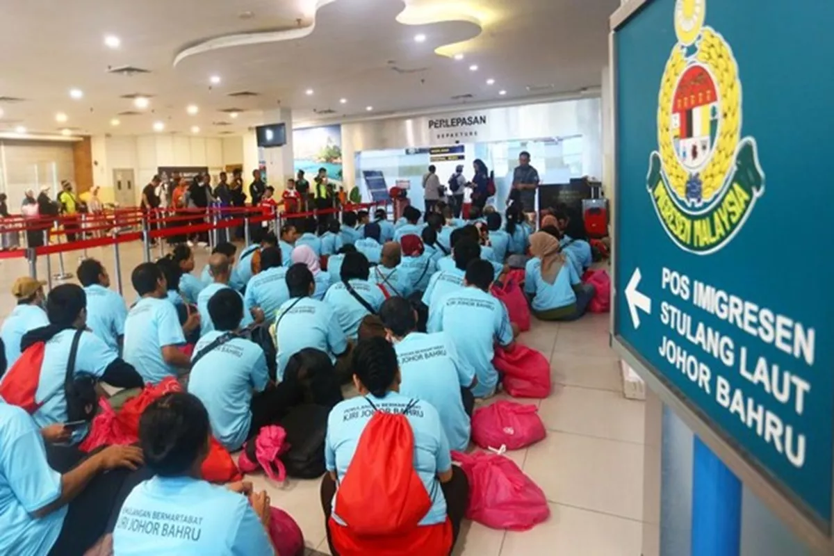 DPR Desak Pemerintah Bergerak, PMI di Malaysia Terancam Deportasi Massal!
