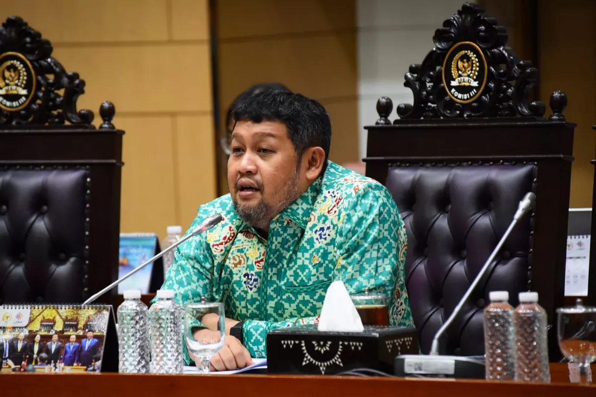 Komisi III DPR Minta Mabes Polri Periksa Aparat yang Gerebek Ponpes Hamalatul Qur’an Sukoharjo dan Diskriminasi Santriwati