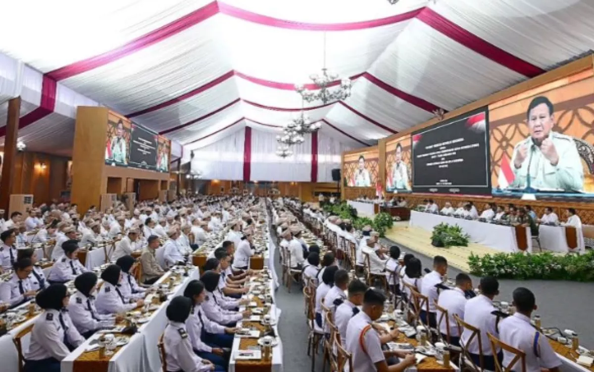 Prabowo Terima Ratusan Anggota Kadin dan Peserta Program Pemimpin Masa Depan di Hambalang