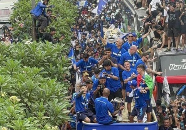 Puluhan Ribu Bobotoh Konvoi Sambut Persib Bandung Juara Liga 1 Indonesia 2023/2024