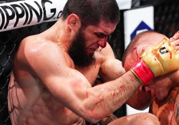 Duel Berdarah UFC 302, Islam Makhachev TKO Dustin Poirier! 